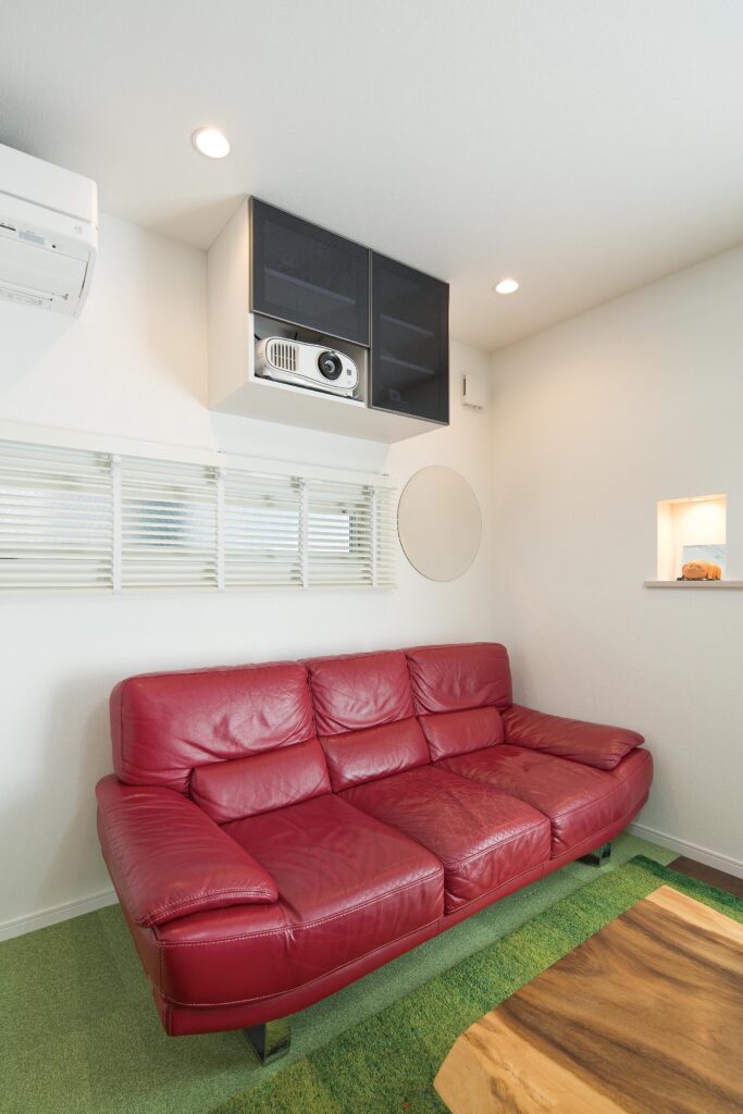 プロジェクターをはずせば、棚としても利用できる。