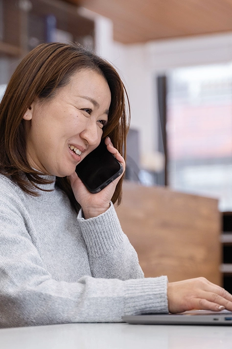 女性スタッフ